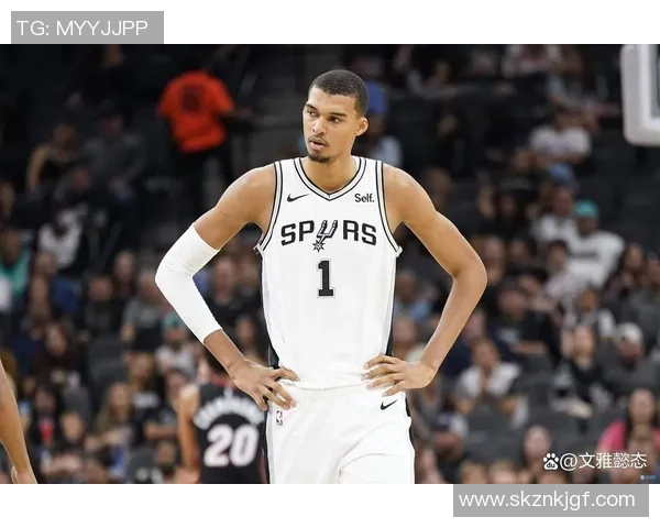 开拓者队客场大捷马刺,迎来赛季开门红 开拓者队客场大捷马刺,迎来赛季开门红